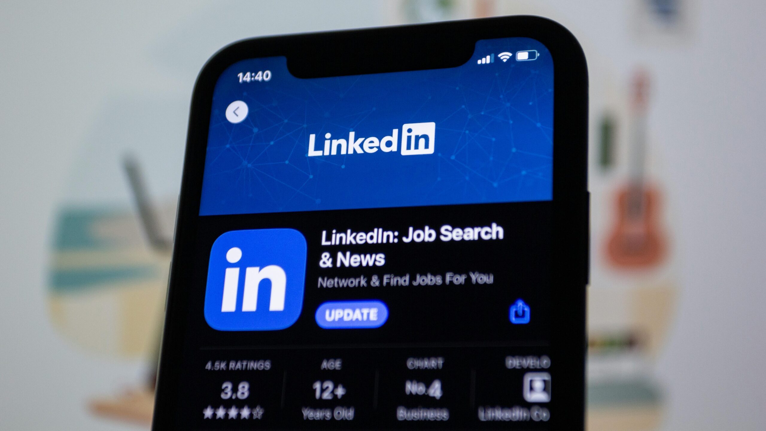 Entrenará LinkedIn su IA con tus datos.