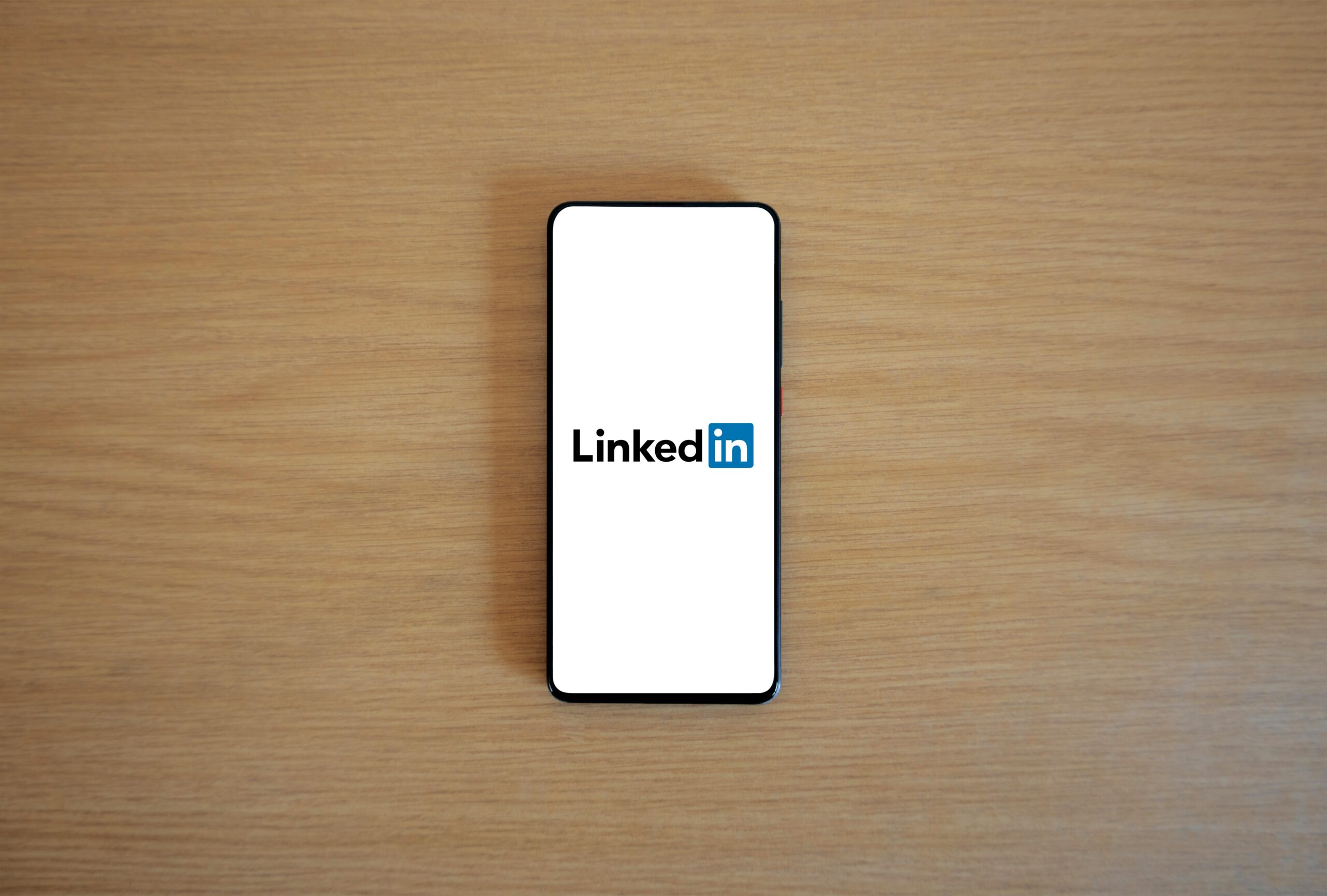 LinkedIn busca mitigar efectos de las estafas laborales.